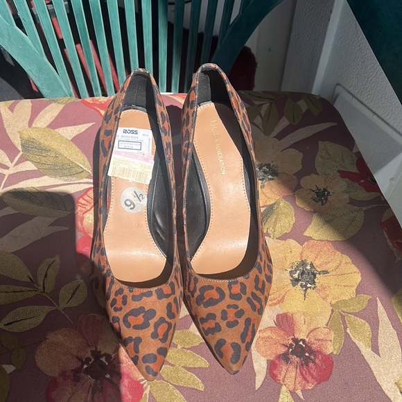 BCBGeneration Heidi size 9 1/2 B - Picture 2 of 6